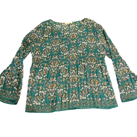 Max Studio Tops - Max Studio Green Floral Accordion Bell Sleeve Top | Women's S